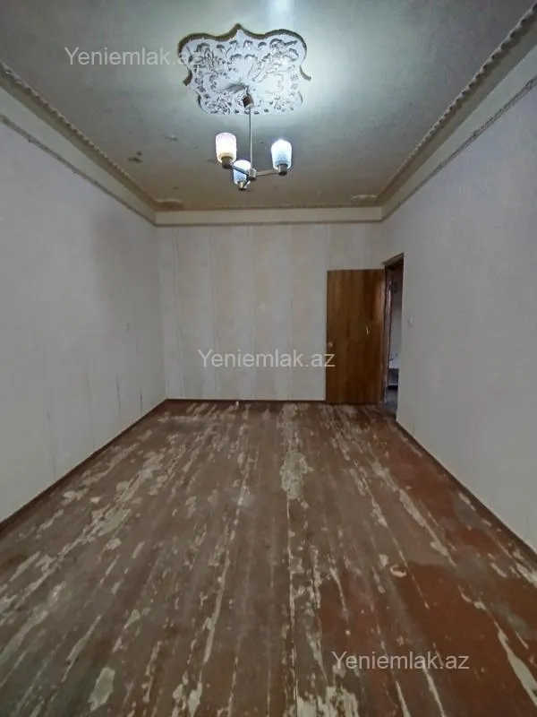 Satılır 3 otaqlı köhnə tikili 85 m²