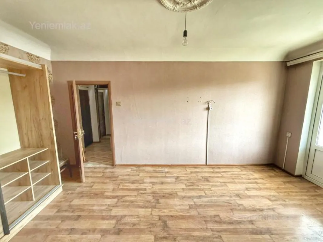 Satılır 1 otaqlı köhnə tikili 45 m²