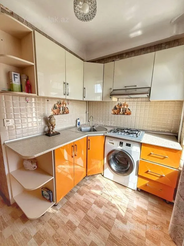 Satılır 1 otaqlı köhnə tikili 45 m²