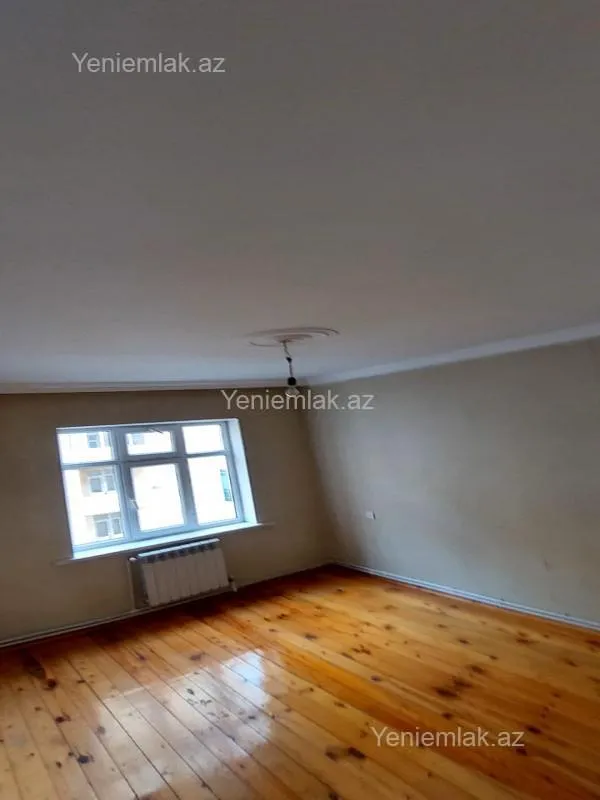 Satılır 2 otaqlı köhnə tikili 56 m²