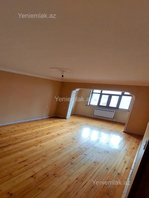 Satılır 2 otaqlı köhnə tikili 56 m²