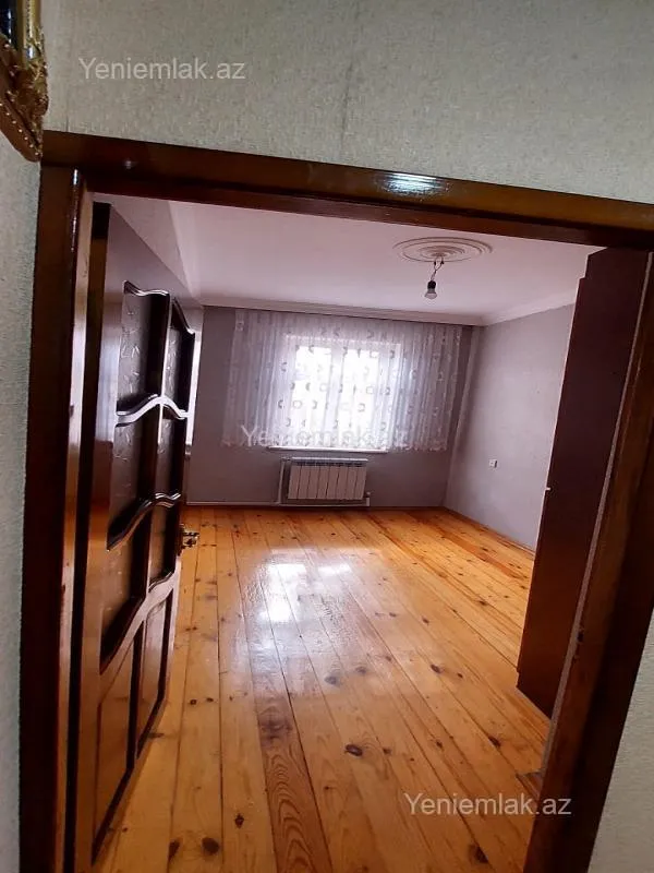 Satılır 2 otaqlı köhnə tikili 56 m²