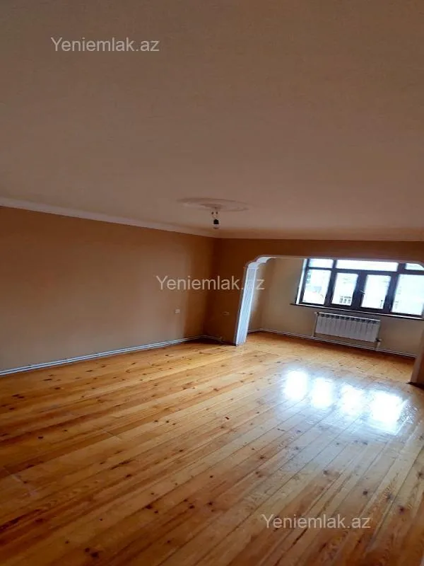Satılır 2 otaqlı köhnə tikili 56 m²