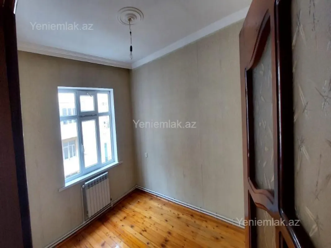 Satılır 2 otaqlı köhnə tikili 56 m²
