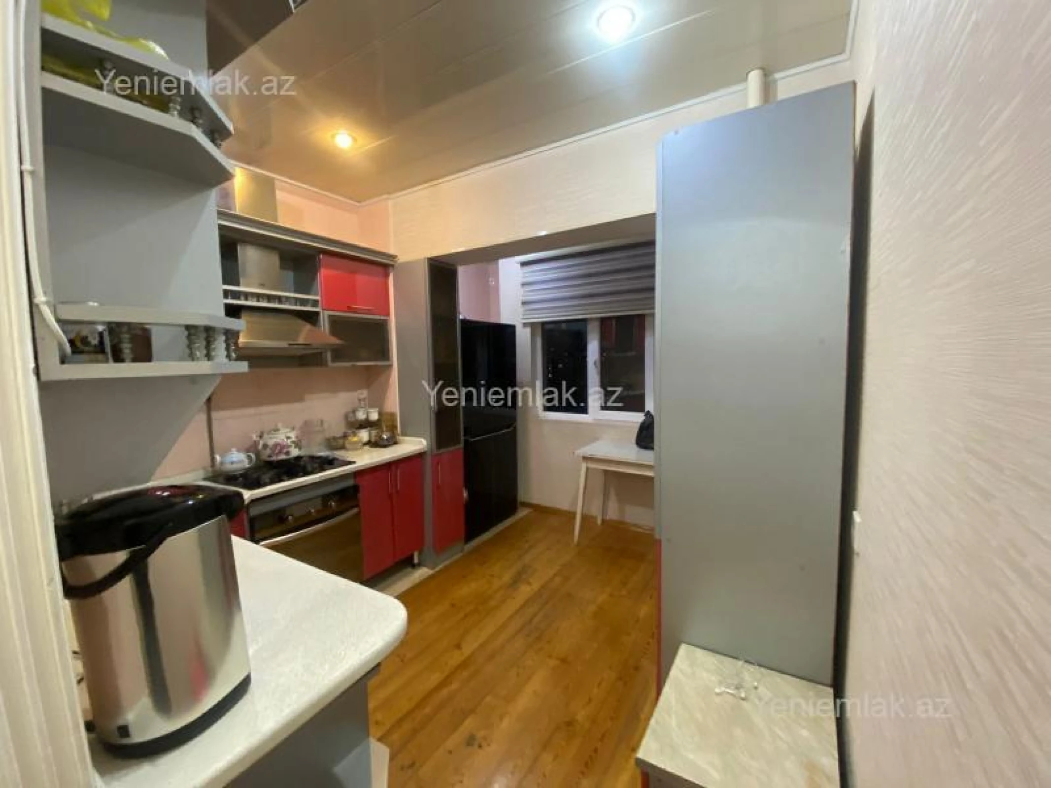 Satılır 4 otaqlı köhnə tikili 100 m²