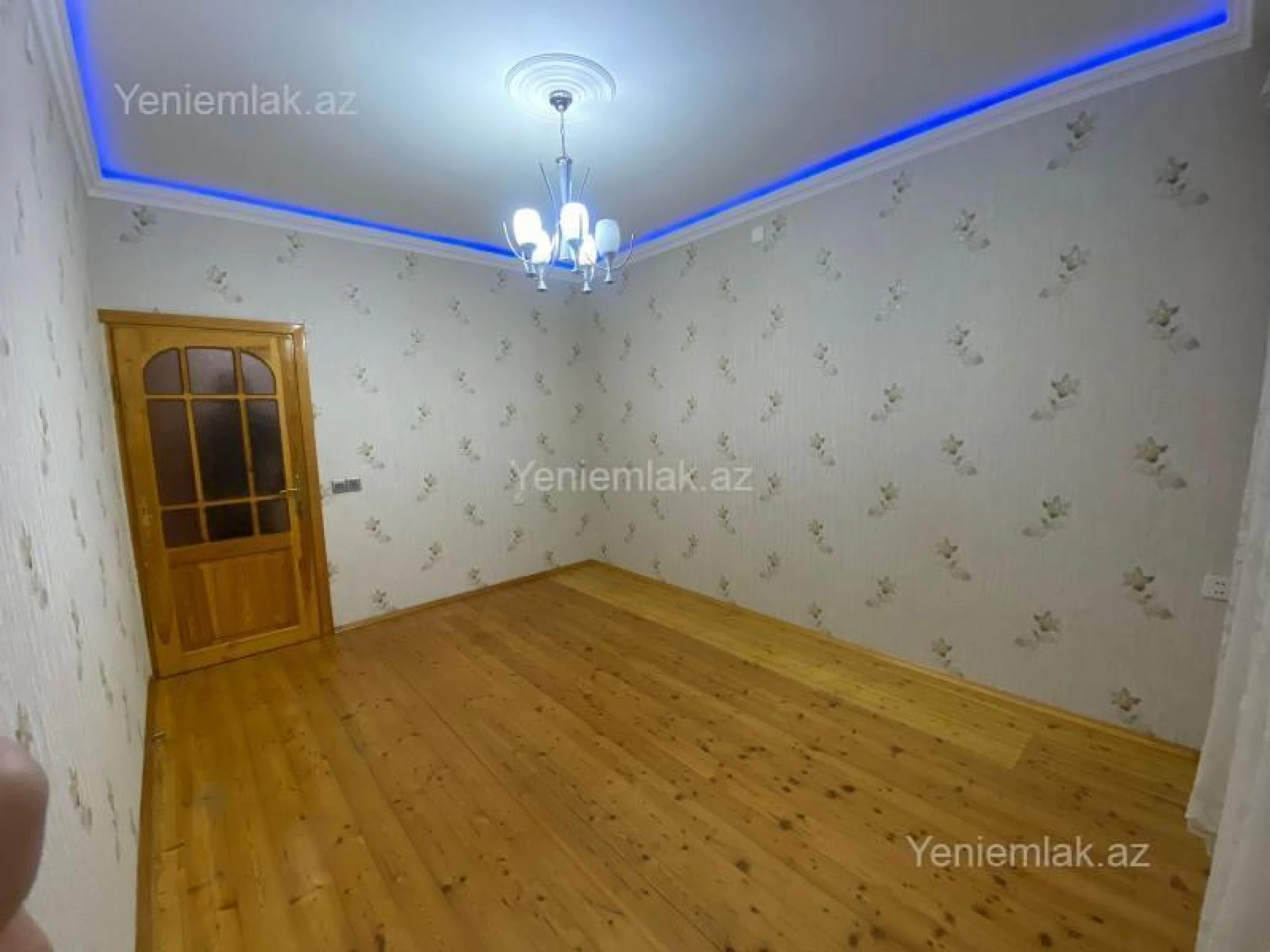 Satılır 4 otaqlı köhnə tikili 100 m²