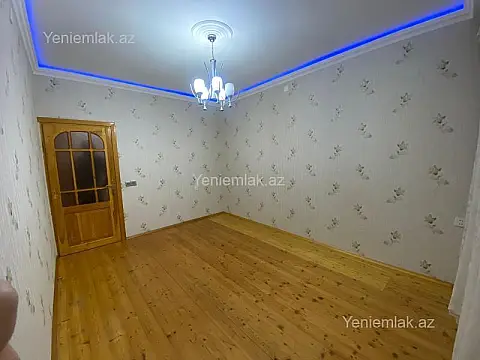 Satılır 4 otaqlı köhnə tikili 100 m²