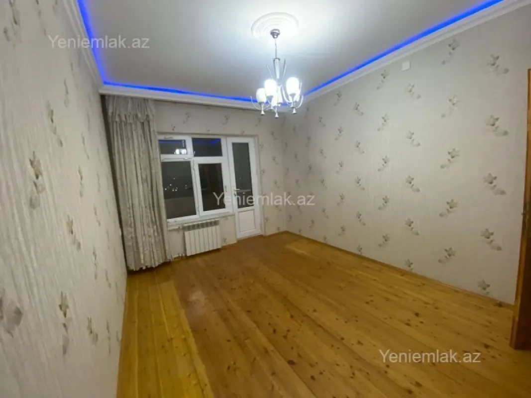 Satılır 4 otaqlı köhnə tikili 100 m²