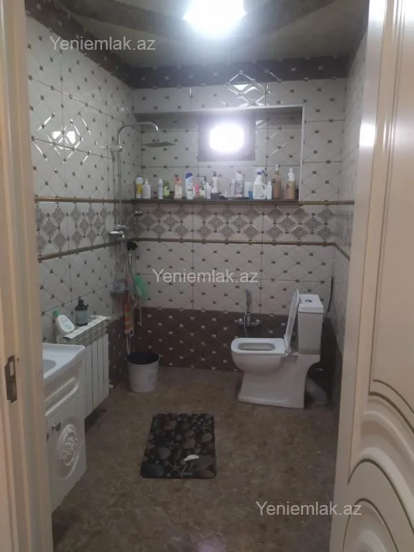 Satılır 6 otaqlı həyət evi 200 m²