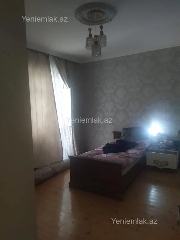 Satılır 6 otaqlı həyət evi 200 m²