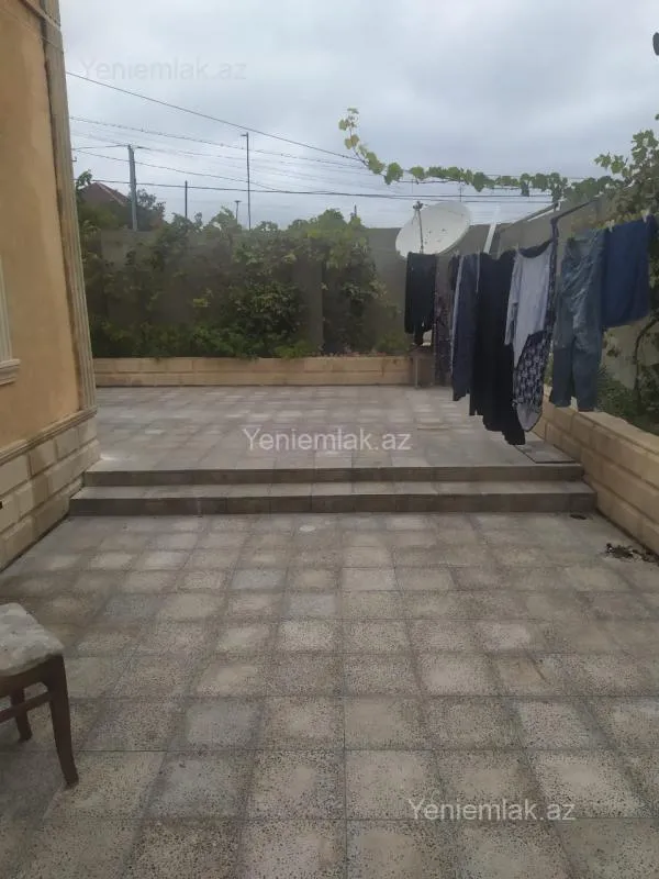 Satılır 6 otaqlı həyət evi 200 m²