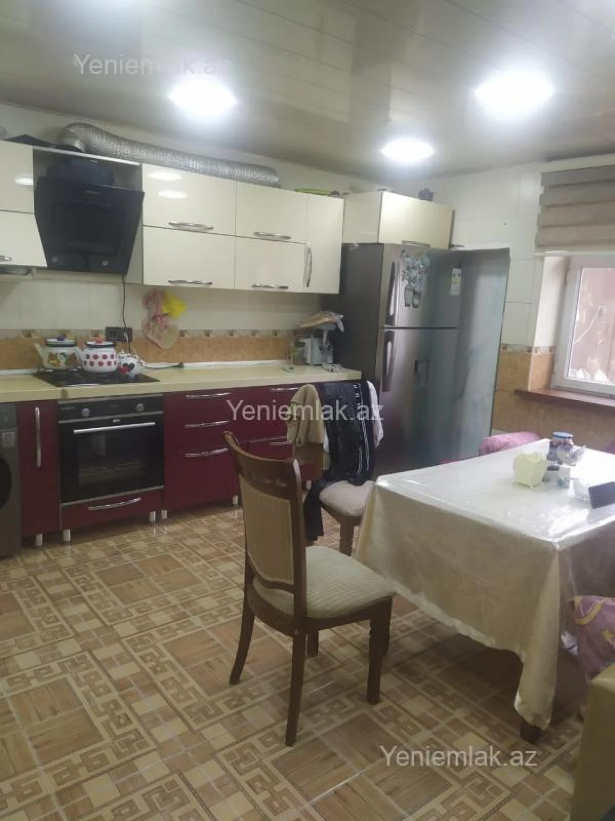 Satılır 6 otaqlı həyət evi 200 m²
