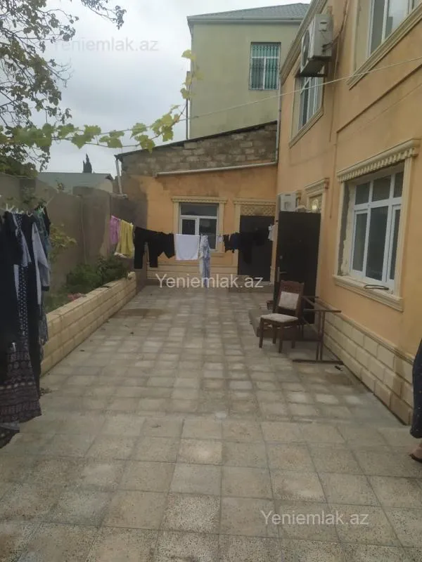 Satılır 6 otaqlı həyət evi 200 m²