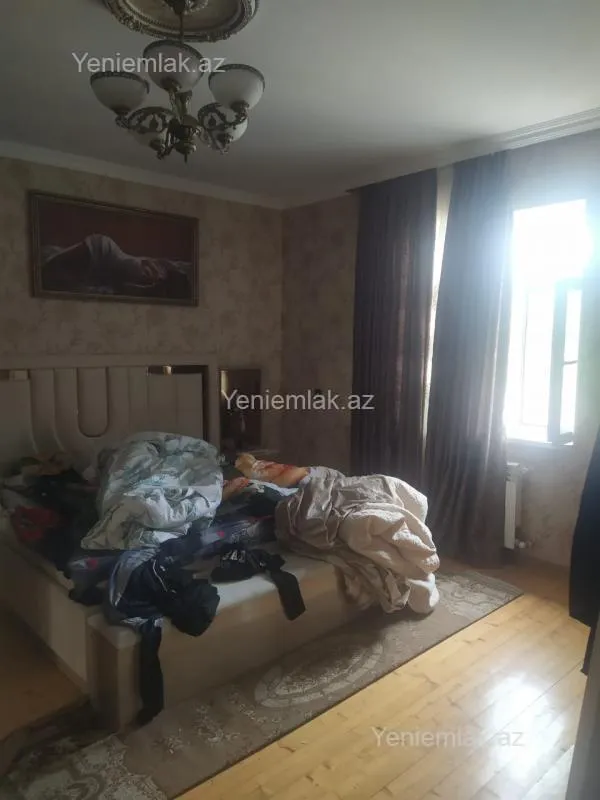 Satılır 6 otaqlı həyət evi 200 m²