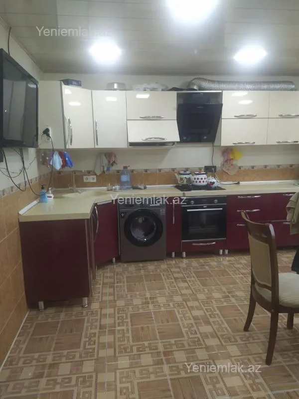 Satılır 6 otaqlı həyət evi 200 m²