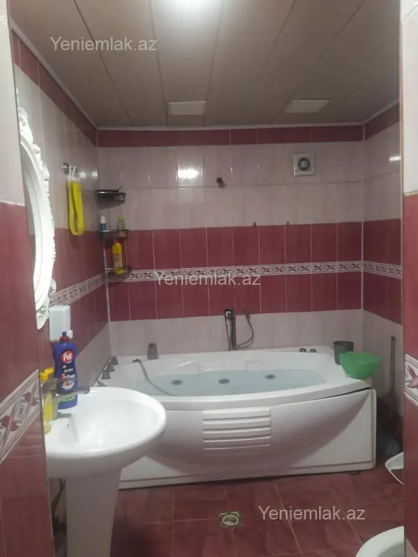 Satılır 6 otaqlı həyət evi 200 m²