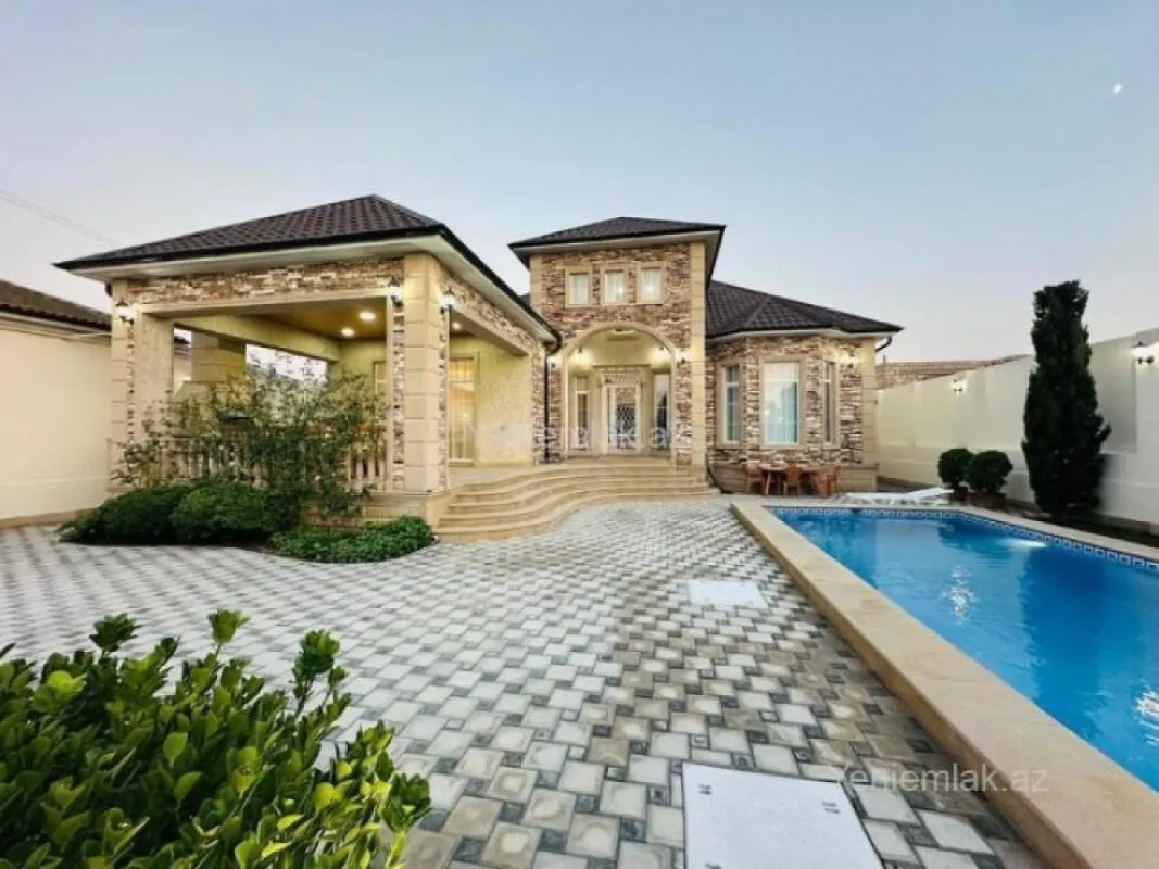 Satılır 5 otaqlı həyət evi 200 m²