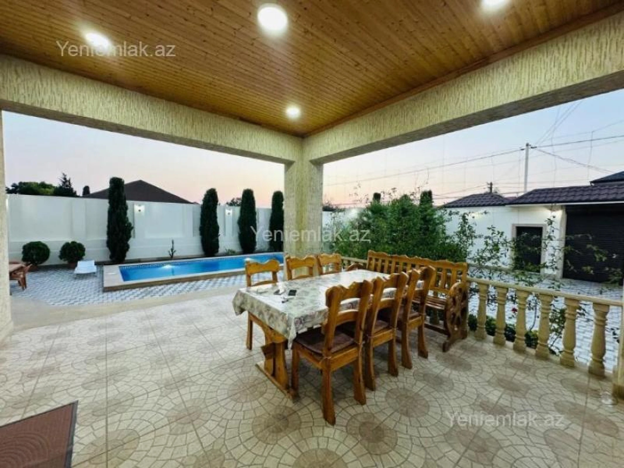 Satılır 5 otaqlı həyət evi 200 m²