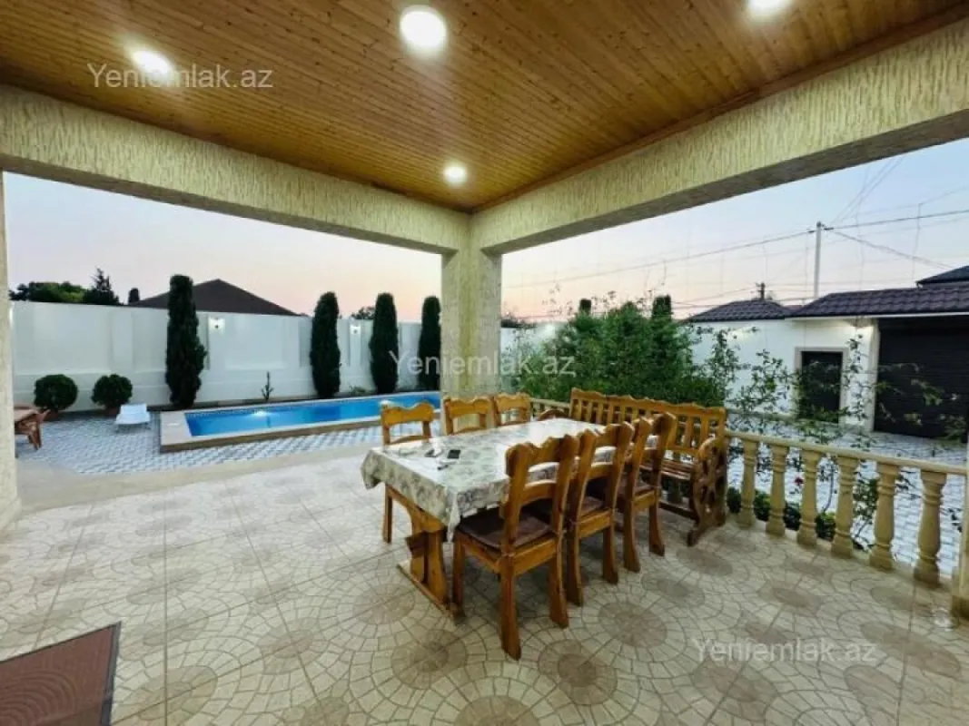 Satılır 5 otaqlı həyət evi 200 m²
