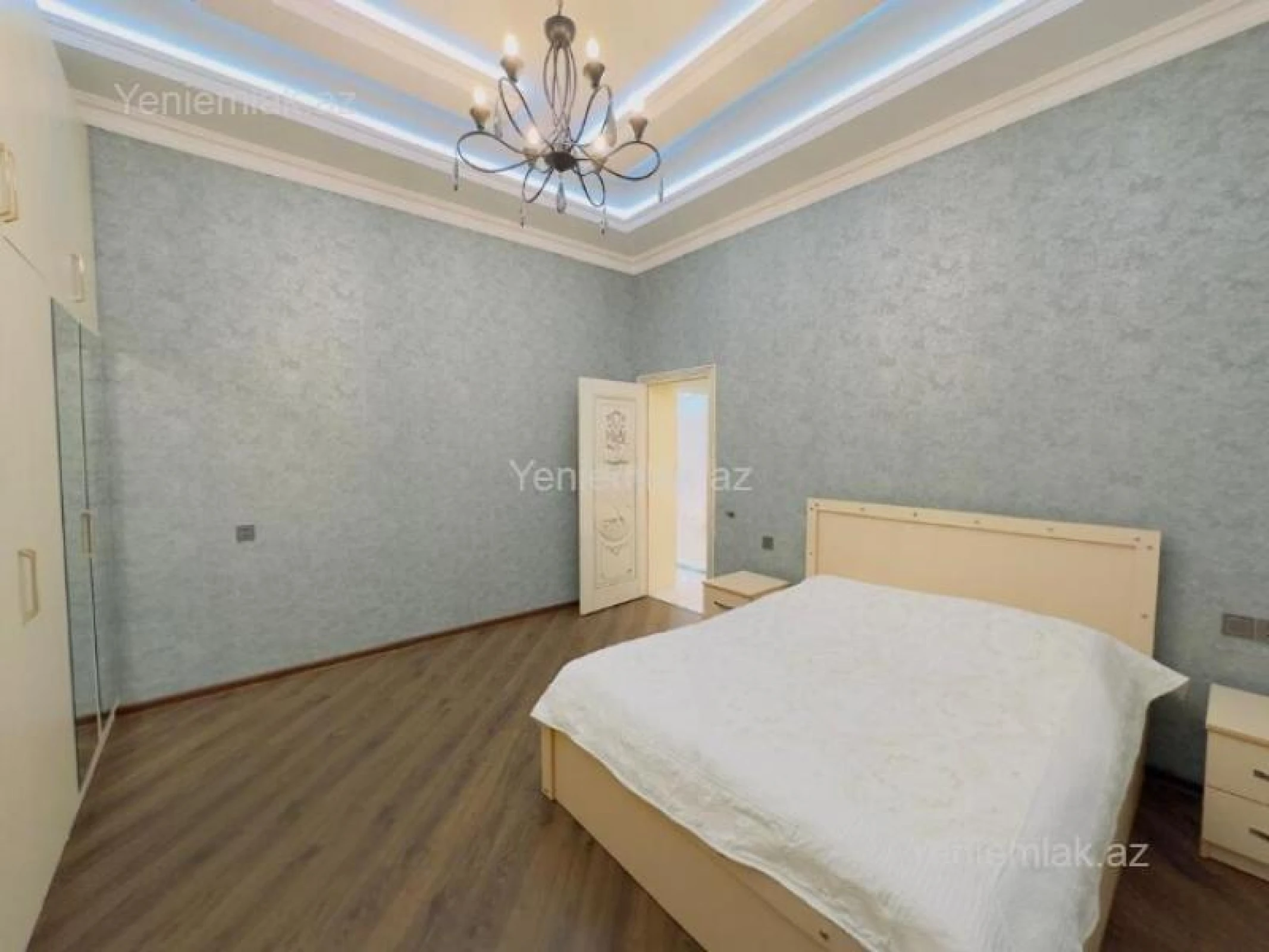 Satılır 5 otaqlı həyət evi 200 m²