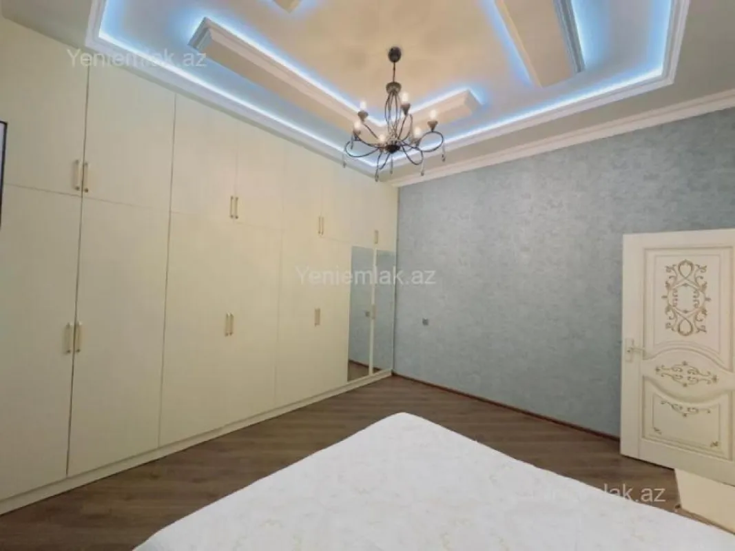 Satılır 5 otaqlı həyət evi 200 m²