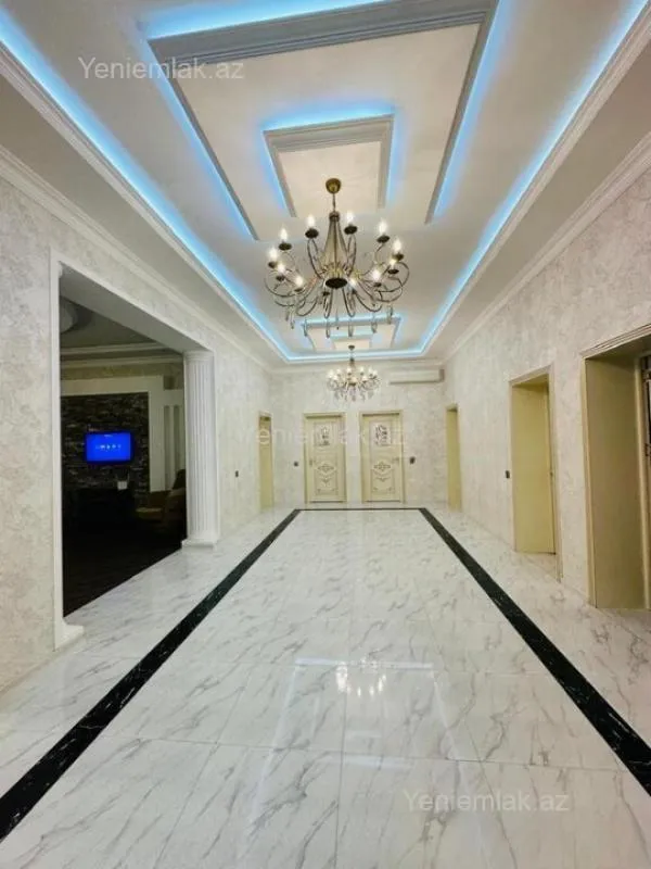 Satılır 5 otaqlı həyət evi 200 m²