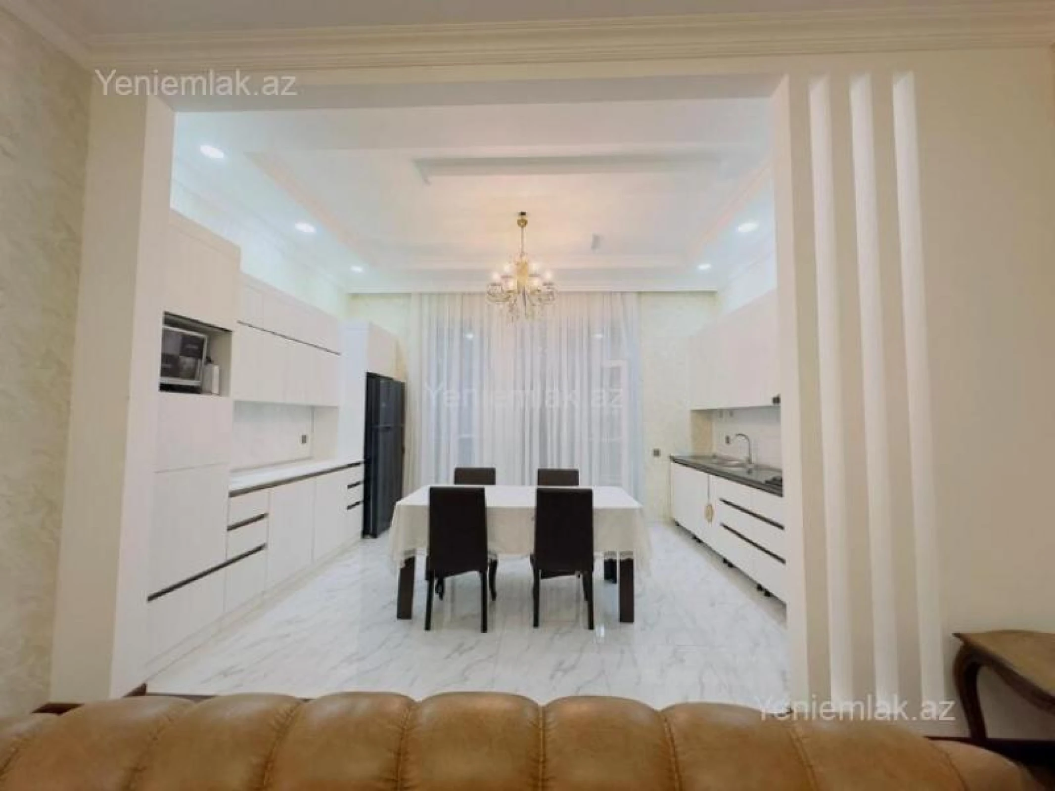 Satılır 5 otaqlı həyət evi 200 m²