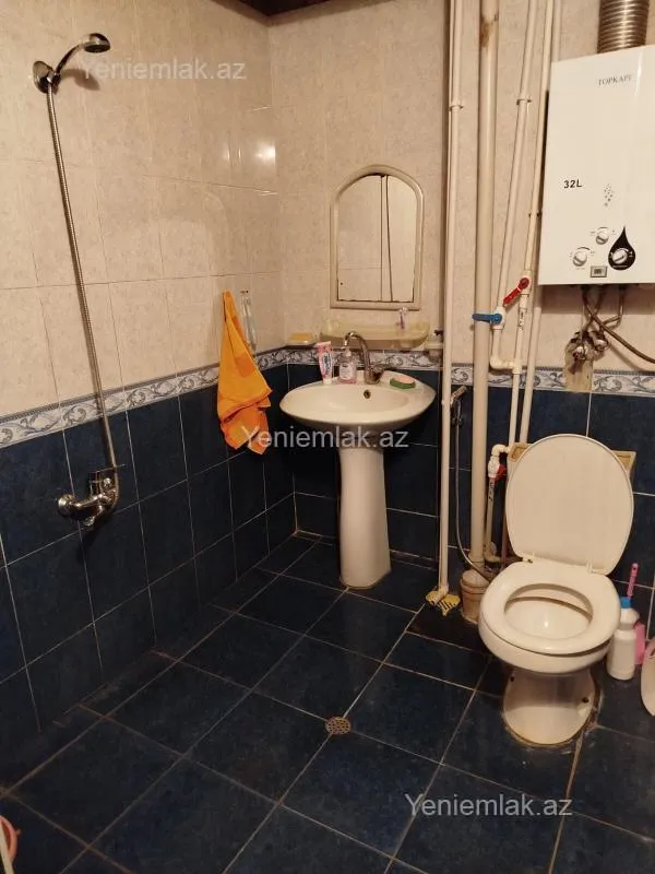 Satılır 2 otaqlı köhnə tikili 60 m²