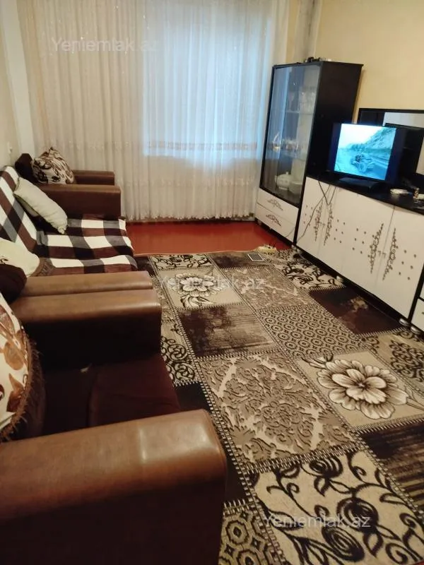 Satılır 2 otaqlı köhnə tikili 60 m²
