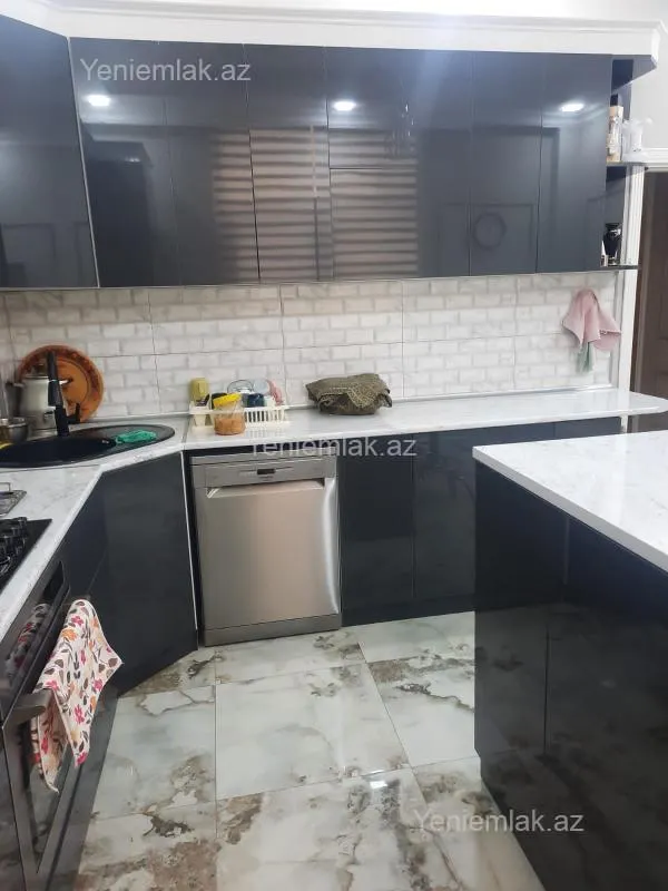 Satılır 6 otaqlı həyət evi 260 m²