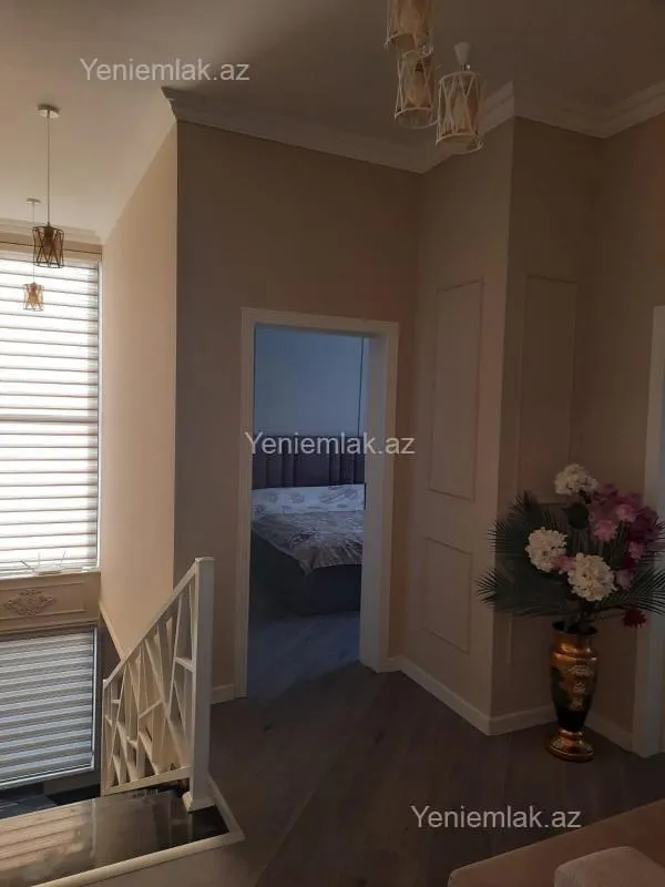 Satılır 6 otaqlı həyət evi 260 m²