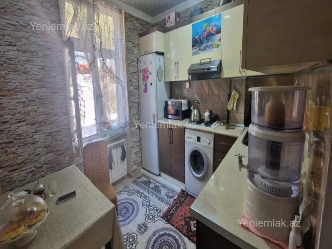 Satılır 3 otaqlı köhnə tikili 60 m²