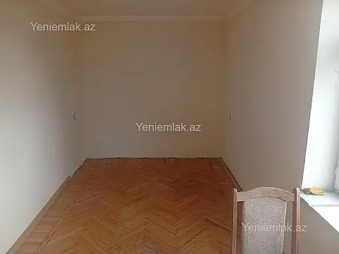 Satılır 2 otaqlı köhnə tikili 45 m²