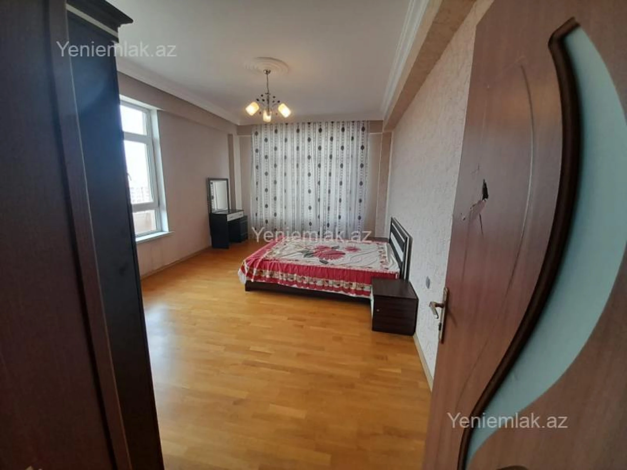 Satılır 3 otaqlı yeni tikili 128 m²