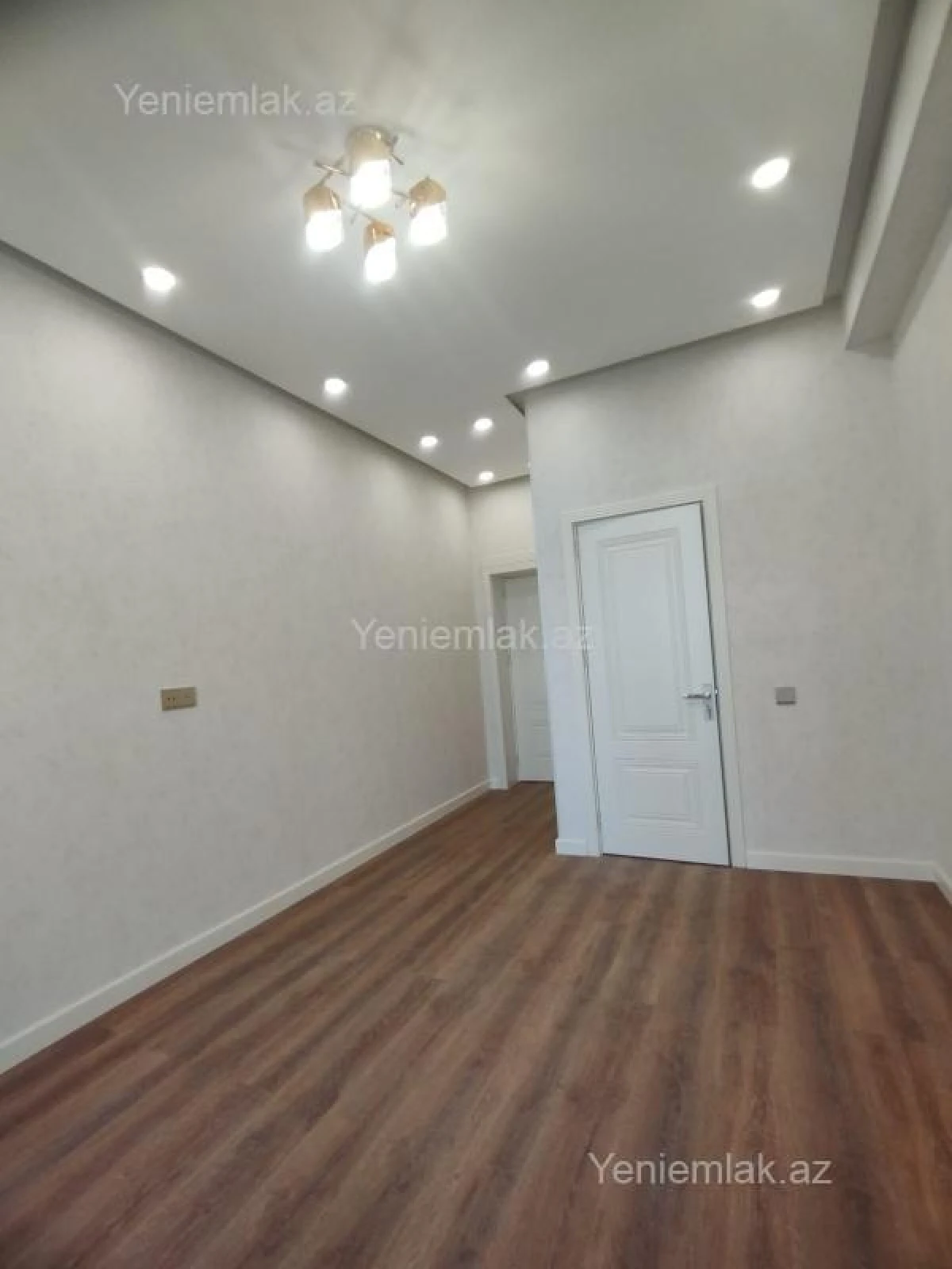 Satılır 3 otaqlı yeni tikili 132 m²
