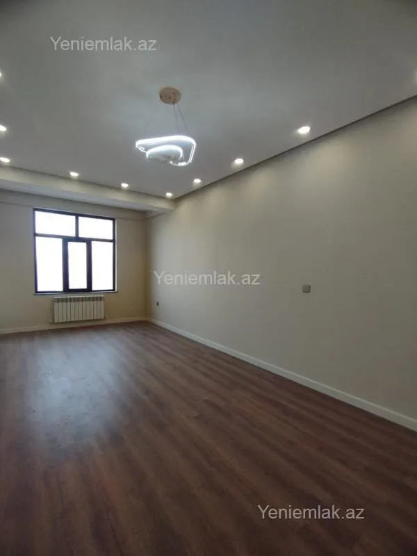 Satılır 3 otaqlı yeni tikili 132 m²