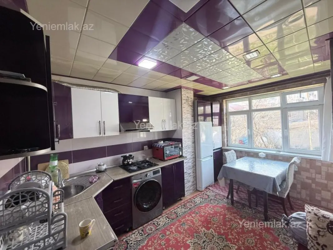Satılır 3 otaqlı köhnə tikili 70 m²