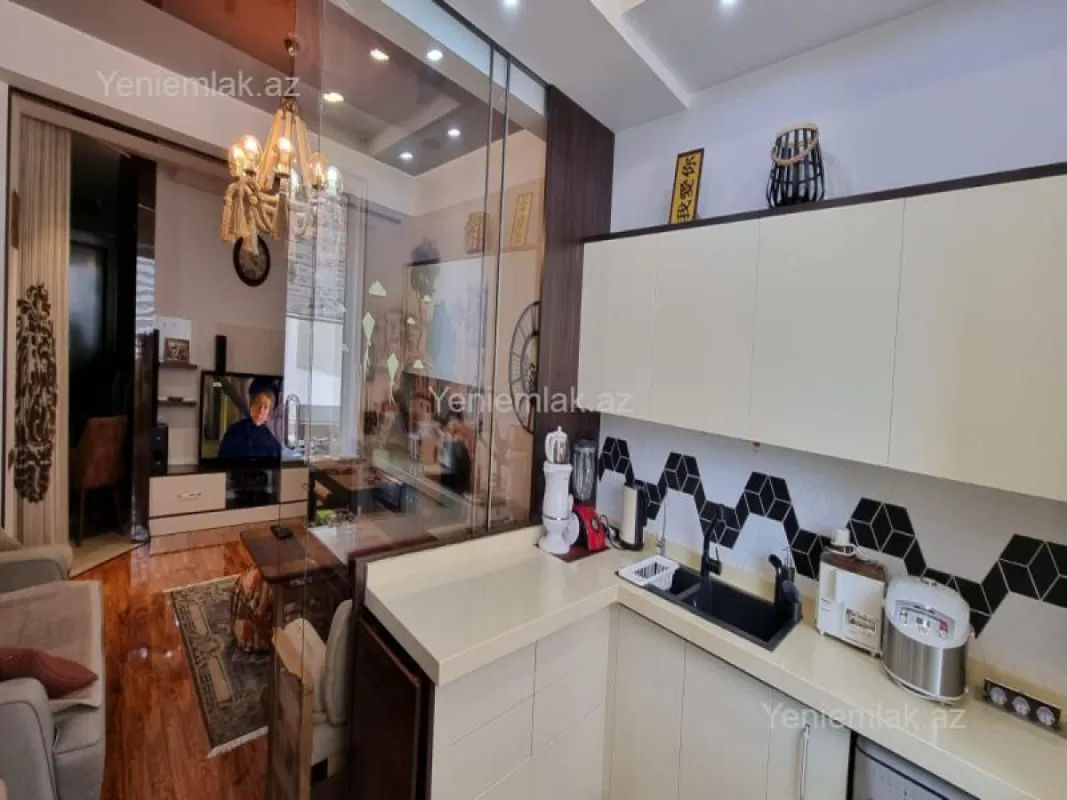 Satılır 3 otaqlı yeni tikili 105 m²