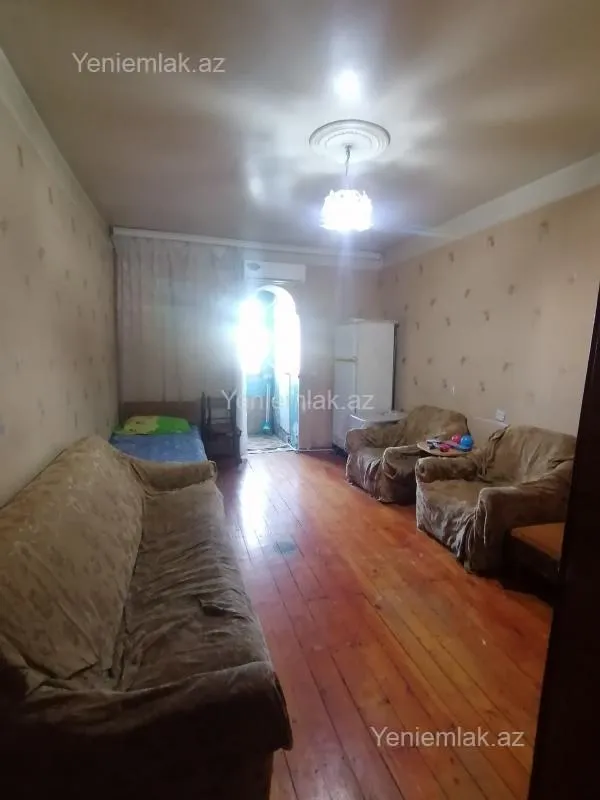 Satılır 1 otaqlı köhnə tikili 20 m²