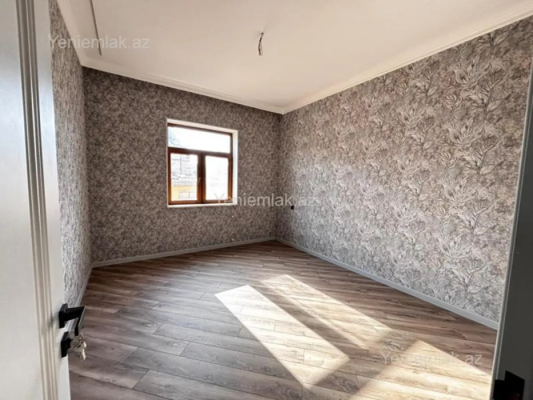 Satılır 5 otaqlı həyət evi 254 m²