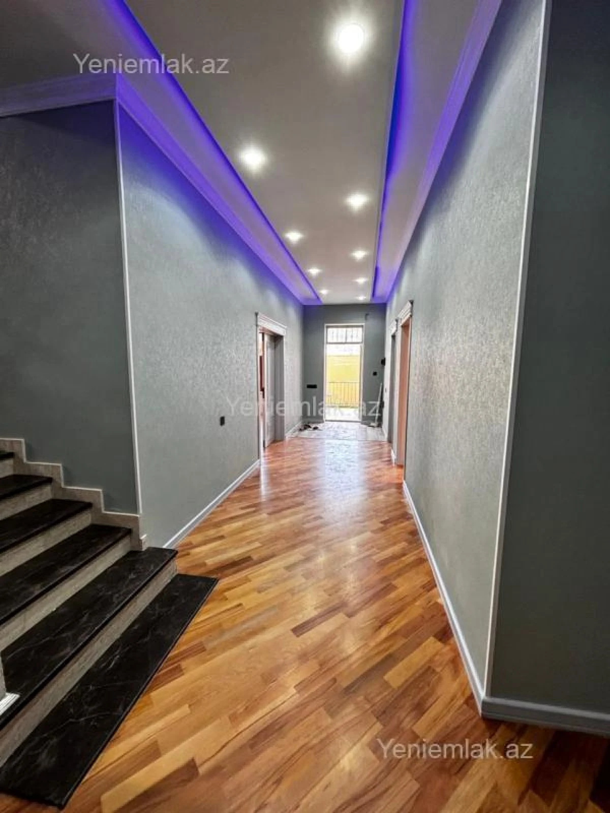 Satılır 5 otaqlı həyət evi 254 m²