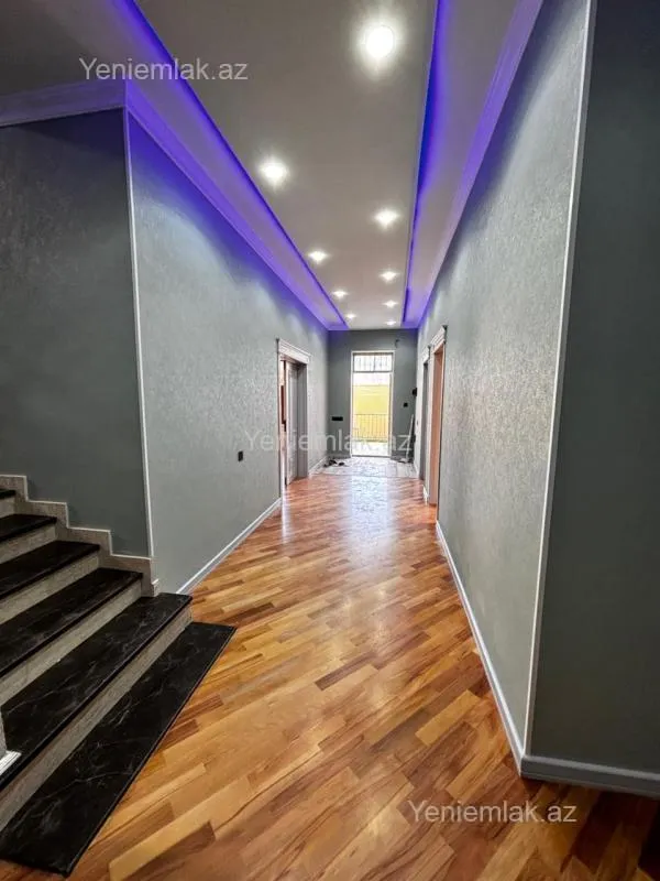 Satılır 5 otaqlı həyət evi 254 m²