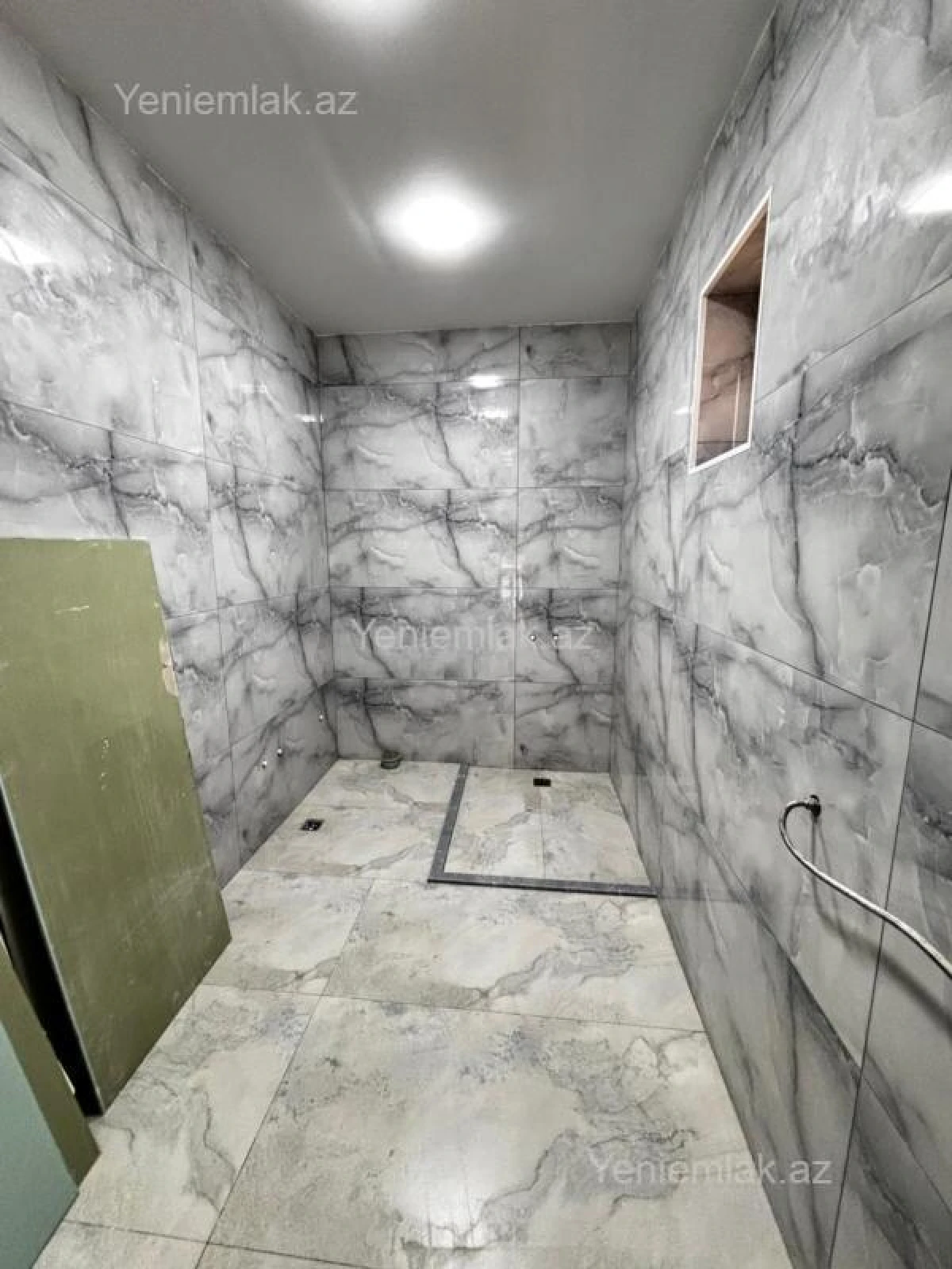 Satılır 5 otaqlı həyət evi 254 m²