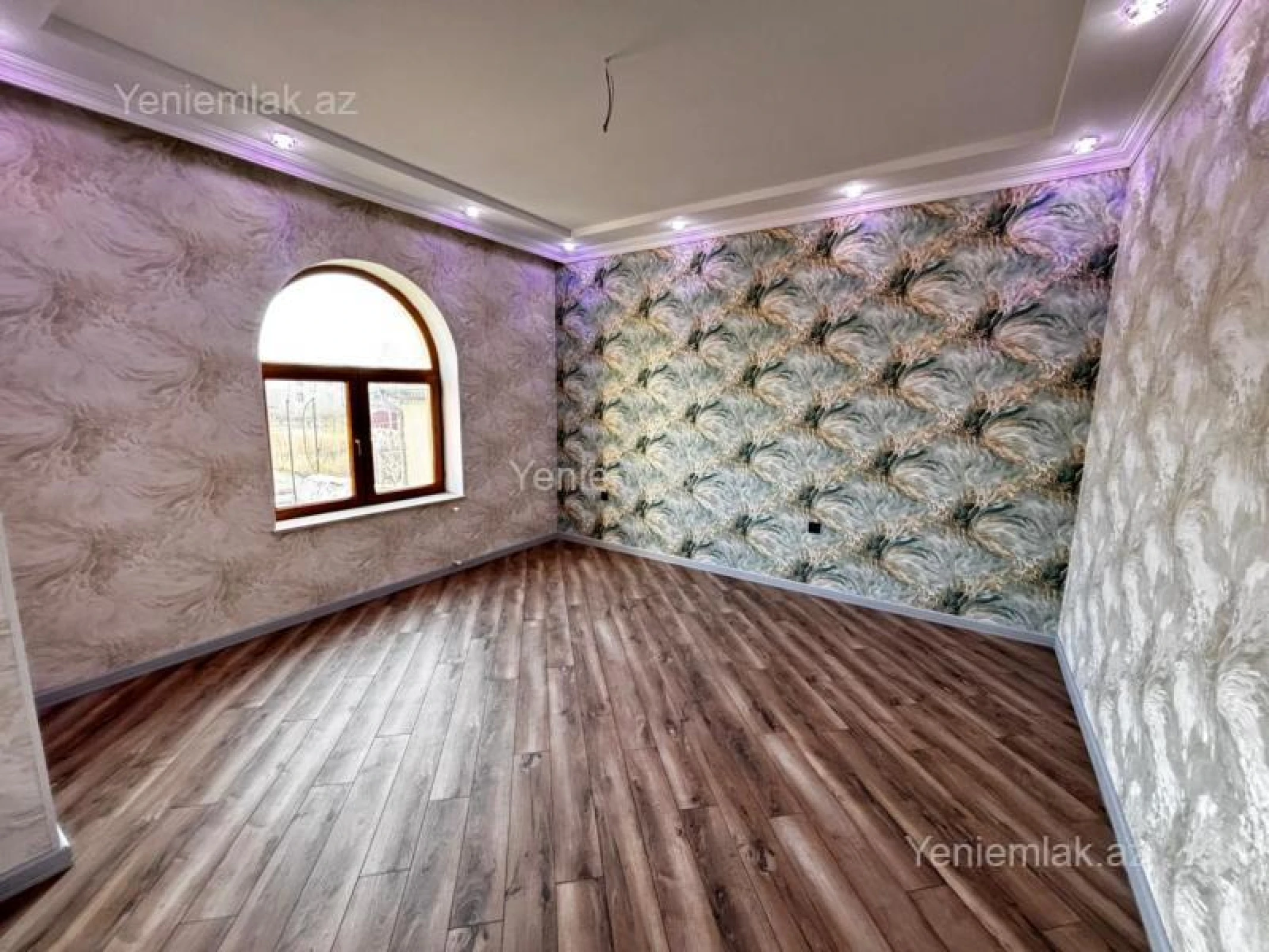 Satılır 5 otaqlı həyət evi 254 m²