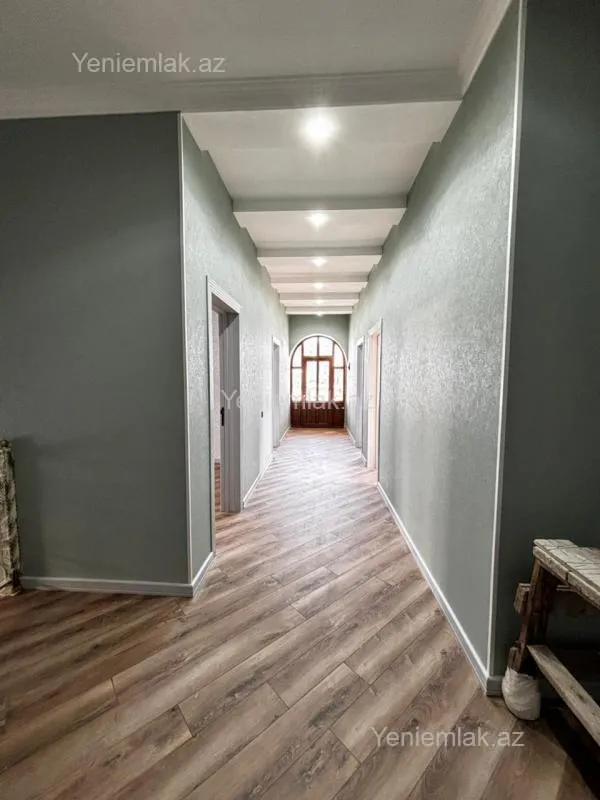 Satılır 5 otaqlı həyət evi 254 m²