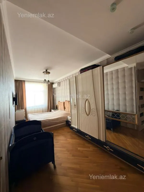 Satılır 4 otaqlı yeni tikili 135 m²