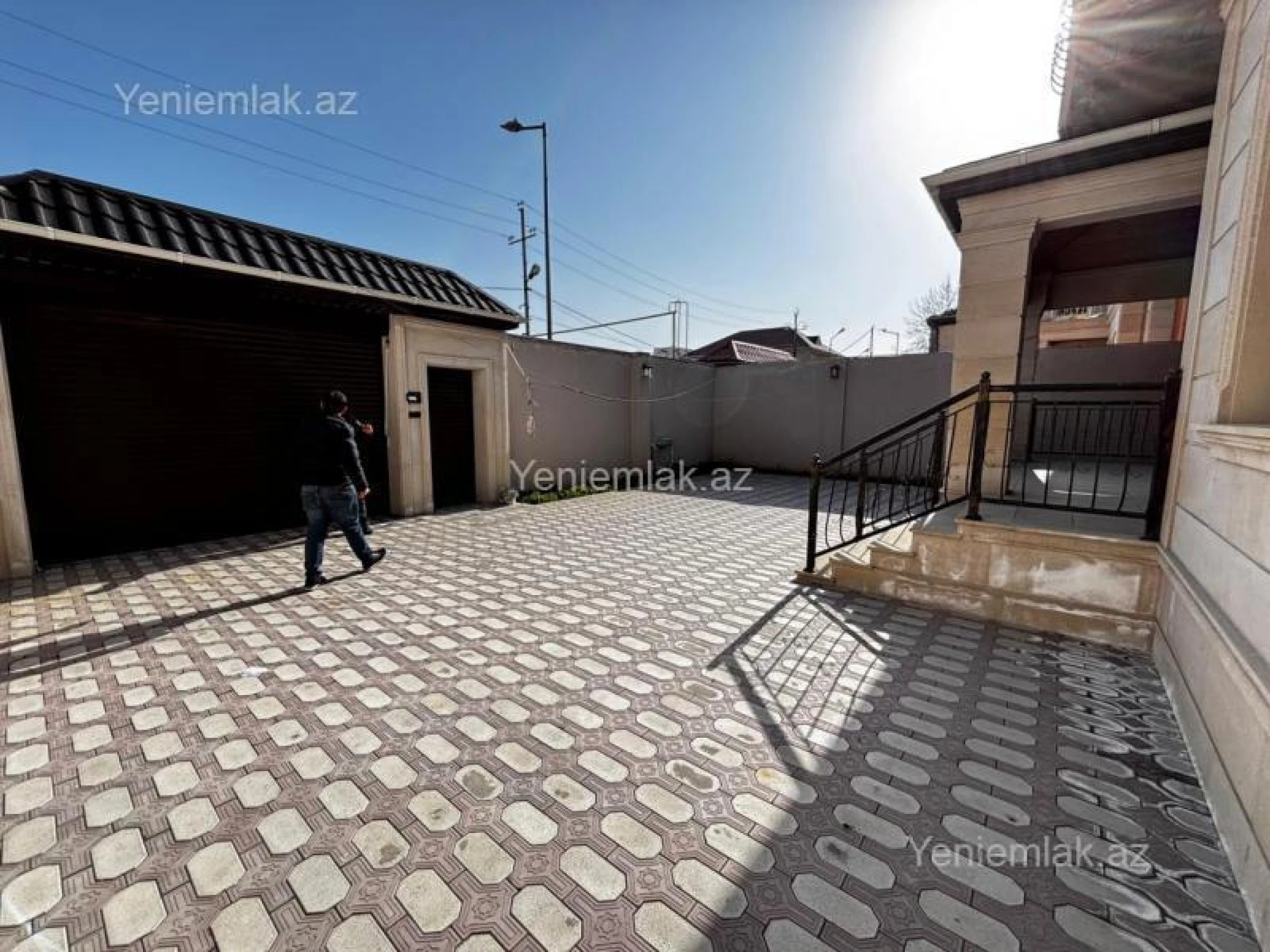 Satılır 5 otaqlı həyət evi 240 m²