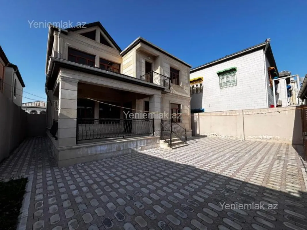 Satılır 5 otaqlı həyət evi 240 m²