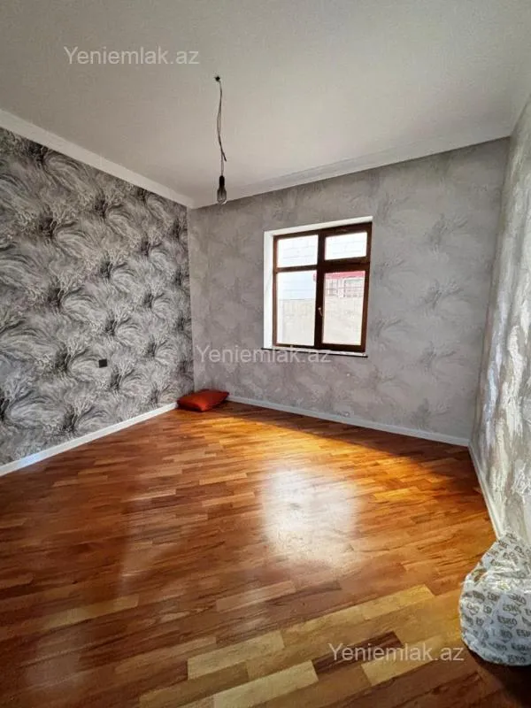 Satılır 5 otaqlı həyət evi 240 m²