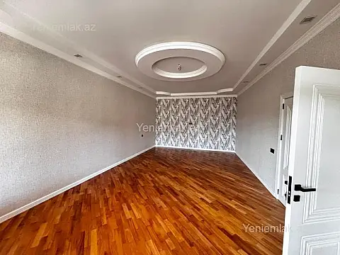 Satılır 5 otaqlı həyət evi 240 m²